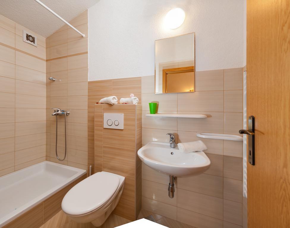 Apartments Mande And Kate Baska Voda Phòng bức ảnh