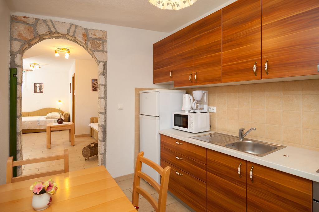 Apartments Mande And Kate Baska Voda Phòng bức ảnh