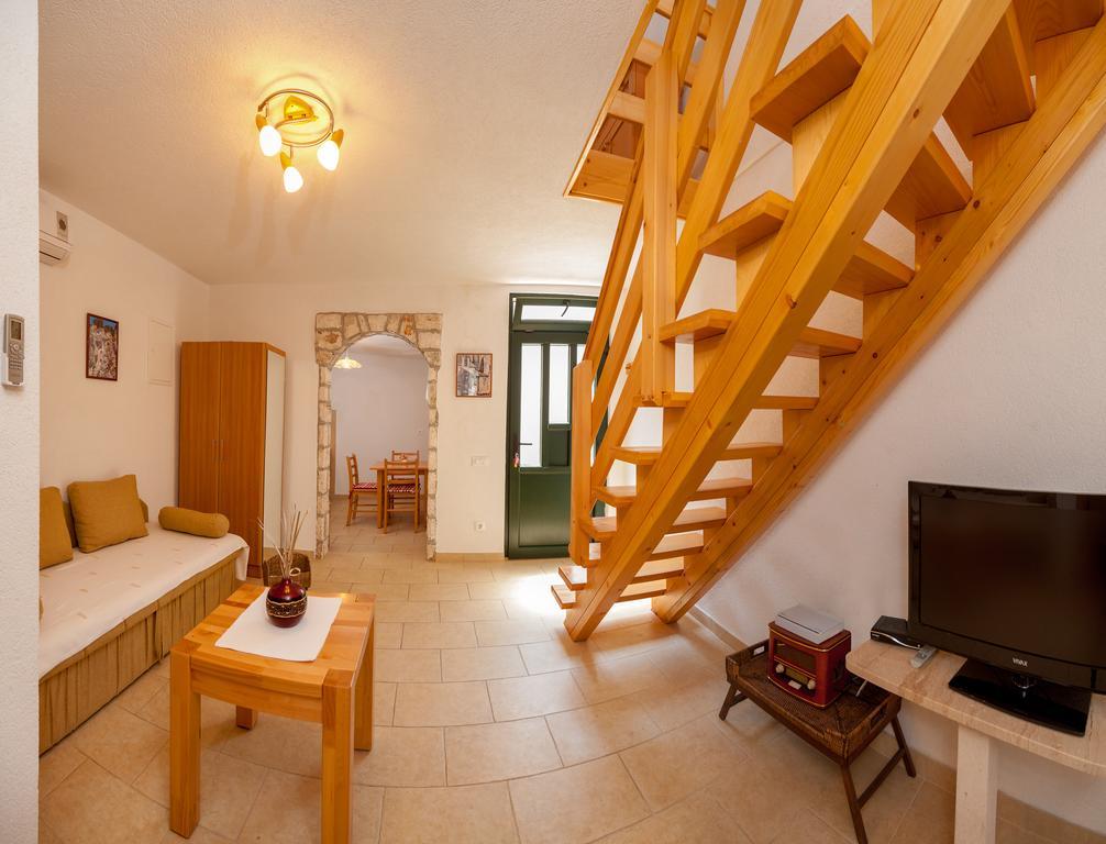 Apartments Mande And Kate Baska Voda Phòng bức ảnh